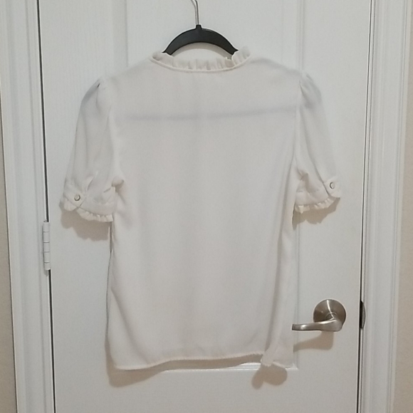 White blouse - Picture 2 of 5